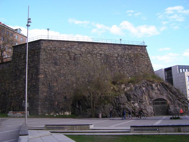 Carolus XI Rex  vid Esperantoplatsen Foto - Wikimedia Commons.